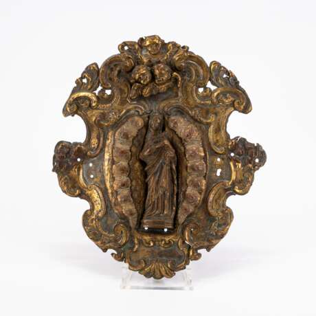Presumably Germany. OVAL, BRONZE ROCAILLE CARTOUCHE WITH FIGURE OF THE VIRGIN MARY - photo 3