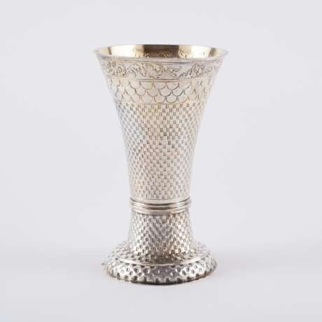 Johann Georg Beck. LARGE SILVER BAR BEAKER WITH BASKET STRUCTURE - фото 5