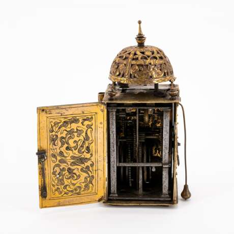 South Germany. BRASS TABERNACLE CLOCK WITH FRONT ZAPPLER - photo 6