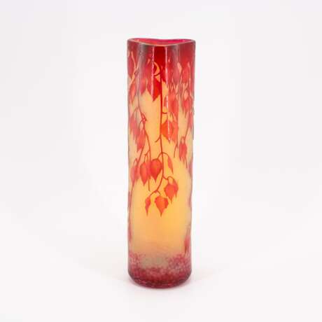 Daum Frères. CYLINDER-SHAPED GLASS VASE WITH BIRCH LEAVES - photo 2