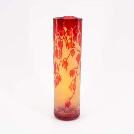 Daum Frères. CYLINDER-SHAPED GLASS VASE WITH BIRCH LEAVES - photo 3
