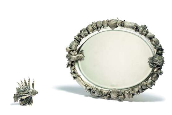 Gianmaria Buccellati. MAGNIFICENT SILVER PLATTER WITH MUSSELS & A LIONSFISH - фото 1
