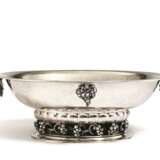 Georg Jensen. LARGE SILVER FOOTED BOWL WITH GRAPE DECOR - фото 1