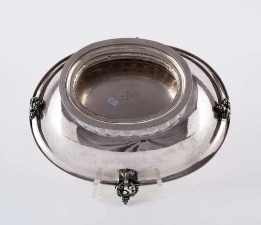 Georg Jensen. LARGE SILVER FOOTED BOWL WITH GRAPE DECOR - photo 7