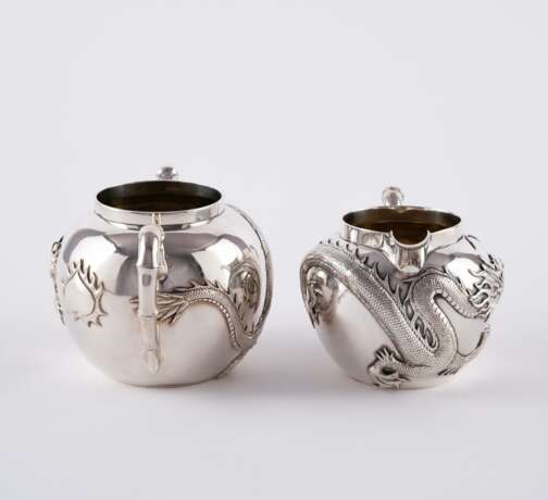Pao Cheng. EXCEPTIONAL SILVER TEA SERVICE WITH DRAGON DECORATION - photo 10
