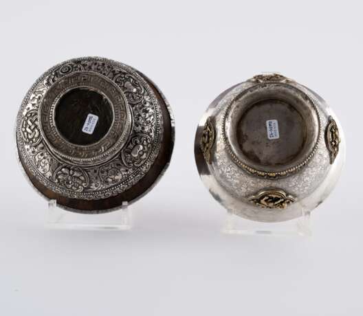 TWO SILVER TEA CUPS STANDS AND THREE TEA BOWL (PHORBA) - photo 7