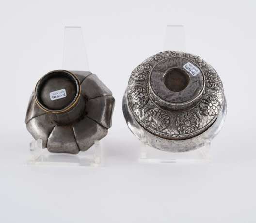 TWO SILVER TEA CUPS STANDS AND THREE TEA BOWL (PHORBA) - photo 13