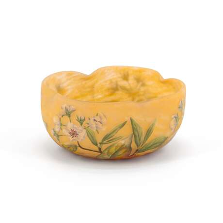 Daum Frères. SMALL SCALLOPED GLASS BOWL WITH CHERRY BLOSSOM BRANCHES - photo 1