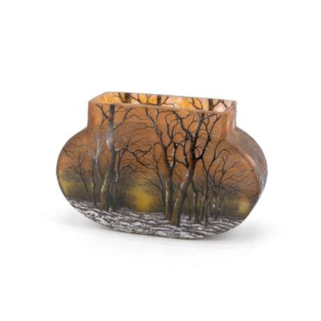 Daum Frères. OVAL GLASS VASE WITH WINTER LANDSCAPE - фото 1