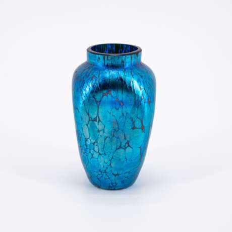 Louis Comfort Tiffany. SMALL ELECTRIC-BLUE FAVRILE-GLASS VASE - photo 6