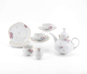 Meissen. PORCELAIN TEA SERVICE FOR SIX IN THE 'LARGE CUT-OUT' SHAPE WITH 'WINDFLOWER' DECORATION