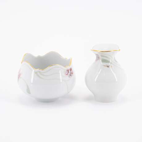 Meissen. PORCELAIN TEA SERVICE FOR SIX IN THE 'LARGE CUT-OUT' SHAPE WITH 'WINDFLOWER' DECORATION - photo 10