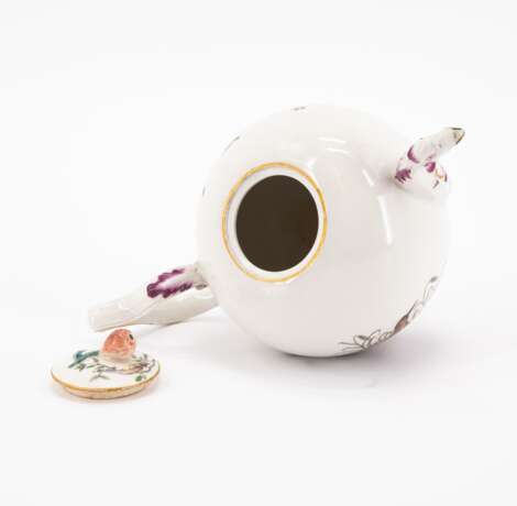 Frankenthal. Teekanne mit Vogeldekor und Tasse mit Untertasse und Blumendekor - Foto 5
