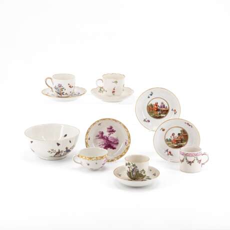 PORCELAIN SLOP BOWL, THREE CUPS AND SAUCERS WITH FIGURATIVE AND FLORAL DECOR - photo 1