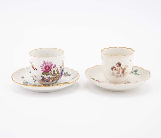 Kumme, drei Tassen & Untertassen mit figürlichen und floralen Dekoren - Foto 4