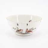 PORCELAIN SLOP BOWL, THREE CUPS AND SAUCERS WITH FIGURATIVE AND FLORAL DECOR - фото 19