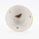 PORCELAIN SLOP BOWL, THREE CUPS AND SAUCERS WITH FIGURATIVE AND FLORAL DECOR - photo 21