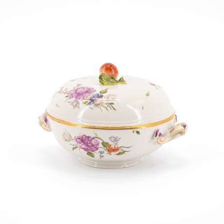 Frankenthal. SMALL PORCELAIN POSTPARTUM BOWL WITH APPLE FINIAL - photo 1