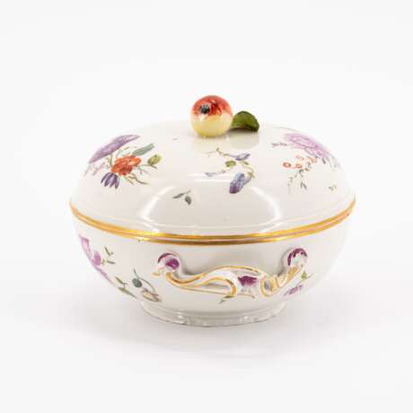 Frankenthal. SMALL PORCELAIN POSTPARTUM BOWL WITH APPLE FINIAL - photo 4