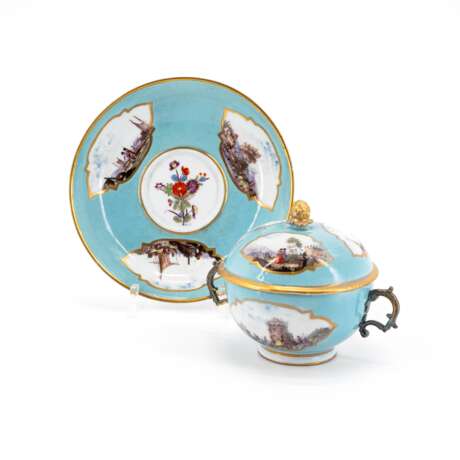Meissen. SMALL PORCELAIN TUREEN AND SAUCER WITH TURQUOISE BACKGROUND AND MERCHANT'S NAVY SCENES - photo 1