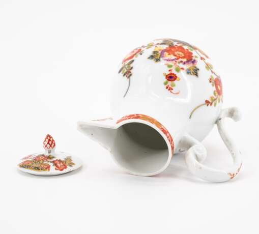 Meissen. SMALL PORCELAIN JUG AND SAUCER WITH TABLE DECOR - photo 7