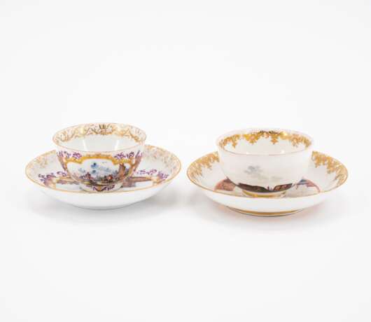 Meissen. TWO TEA BOWLS WITH SAUCERS AND ONE SUGAR BOWL AND LID WITH MERCHANT SCENES - photo 3