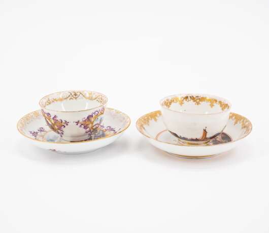 Meissen. TWO TEA BOWLS WITH SAUCERS AND ONE SUGAR BOWL AND LID WITH MERCHANT SCENES - photo 4