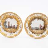Meissen. FOUR SMALL PORCELAIN PLATES WITH GOLD CONTOURED WATTEAU SCENES OUTLINES - photo 2