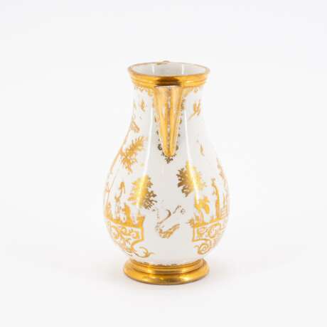 Meissen. SMALL PORCELAIN JUG WITH GOLDEN CHINESE - photo 4