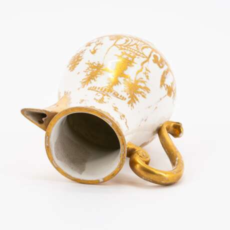 Meissen. SMALL PORCELAIN JUG WITH GOLDEN CHINESE - photo 5
