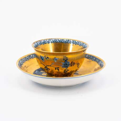 Meissen. PORCELAIN ENSEMBLE OF SLOP BOWL, TWO CUPS AND SAUCERS WITH GILDED DECOR - фото 12