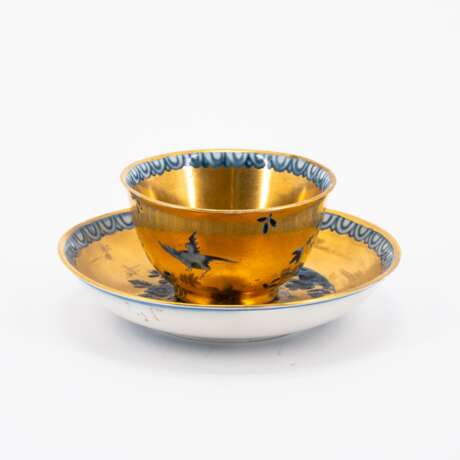 Meissen. Gruppe aus Kumme, zwei Tassen und Untertassen mit vergoldeten Dekoren - Foto 13