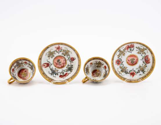 Meissen. PAIR PORCELAIN CUPS AND SAUCERS WITH STRAW-COLOURED GROUND AND GODRONISED SIDES - фото 5