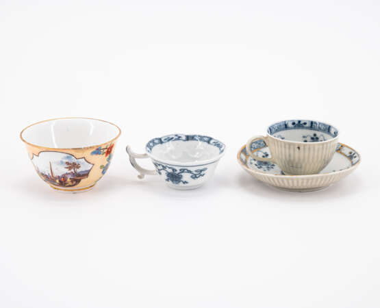 Meissen. PAIR PORCELAIN CUPS AND SAUCERS WITH STRAW-COLOURED GROUND AND GODRONISED SIDES - фото 8