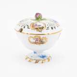 Meissen. SMALL PORCELAIN TERRINE WITH ROSE FINIAL AND BIRD CARTOUCHES - фото 3