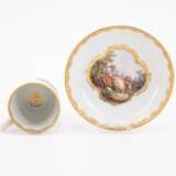 Meissen. TWO PORCELAIN CUPS AND SAUCERS WITH FINE GENRE SCENES - photo 5