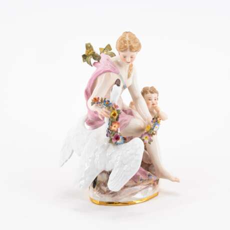 Meissen. PORCELAIN FIGURE OF LEDA WITH THE SWAN AND CUPID - photo 4