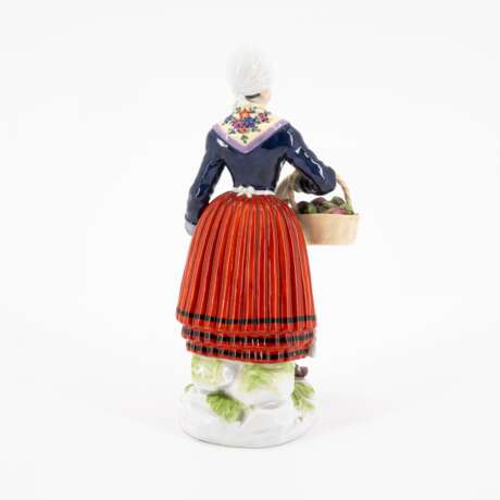 Meissen. DANISH PORCELAIN FARMER'S WIFE WITH VEGETABLE BASKET - фото 3