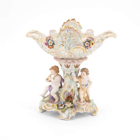 Meissen. SMALL PORCELAIN CENTEPIECE WITH CUPIDS - фото 1