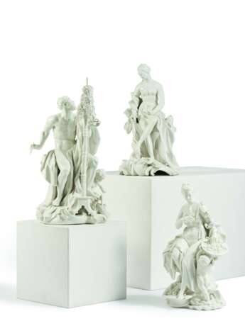 Nymphenburg. TWO LARGE PORCELAIN FIGURES AS ALLEGORIES OF THE SEASONS - photo 1