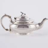 Richard Pearce & George Burrows. GEORGE IV SILVER TEAPOT WITH FLORAL KNOB - photo 3