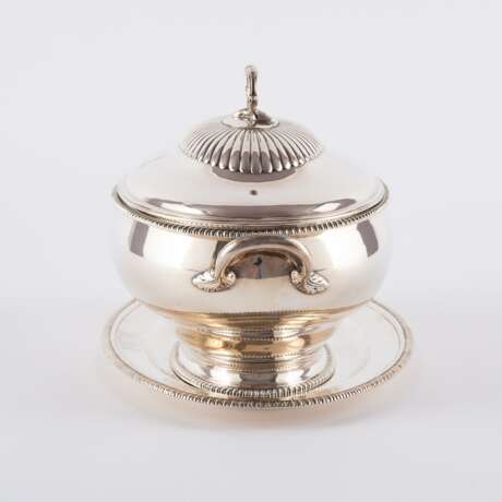 London. SILVER TUREEN AND OVAL PLATTER - photo 2