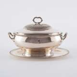 London. SILVER TUREEN AND OVAL PLATTER - фото 3