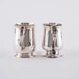 TWO SILVER TANKARDS WITH ENGRAVED DECORATION - фото 4
