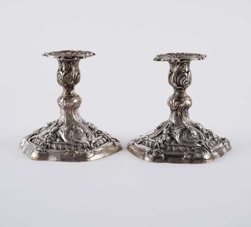 Germany. COUPLE LOW SILVER CANDLESTICK WITH RICHT BLOSSOMS AND ROCAILLE DECOR - photo 3