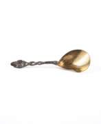 Tiffany & Co.. Tiffany & Co - zugeschrieben. 1 LARGE SILVER BERRY SPOON WITH STRAWBERRY DECOR