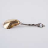 Tiffany & Co - zugeschrieben. 1 LARGE SILVER BERRY SPOON WITH STRAWBERRY DECOR - фото 3