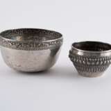 ENSEMBLE OF SIX SILVER BOWLS AND TWO BOXES - фото 2