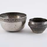 ENSEMBLE OF SIX SILVER BOWLS AND TWO BOXES - фото 3