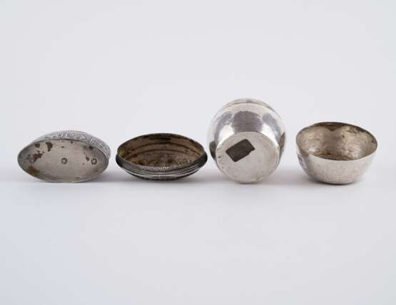 ENSEMBLE OF SIX SILVER BOWLS AND TWO BOXES - фото 22